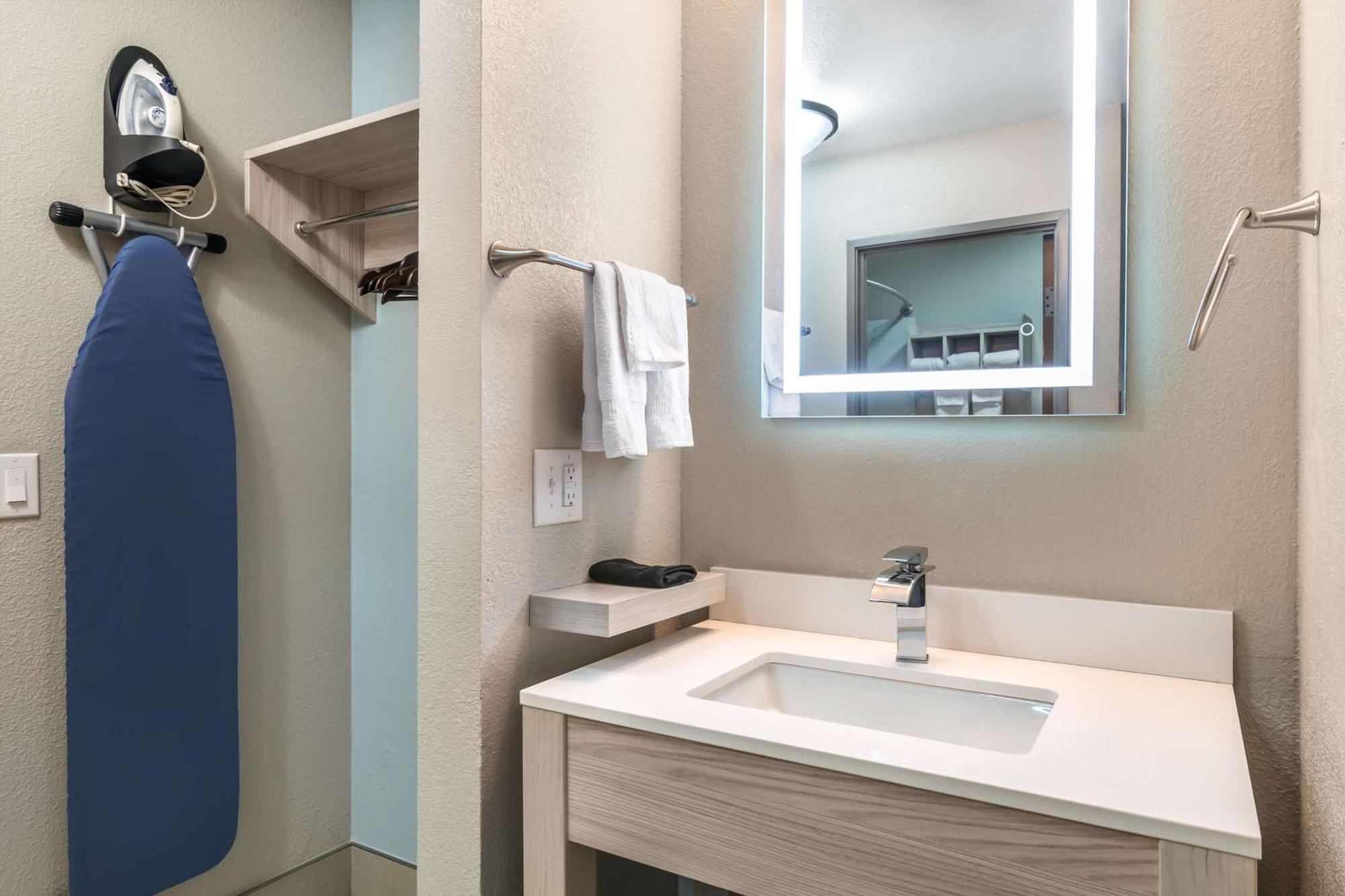 Best Western Wichita North Park City Bagian luar foto