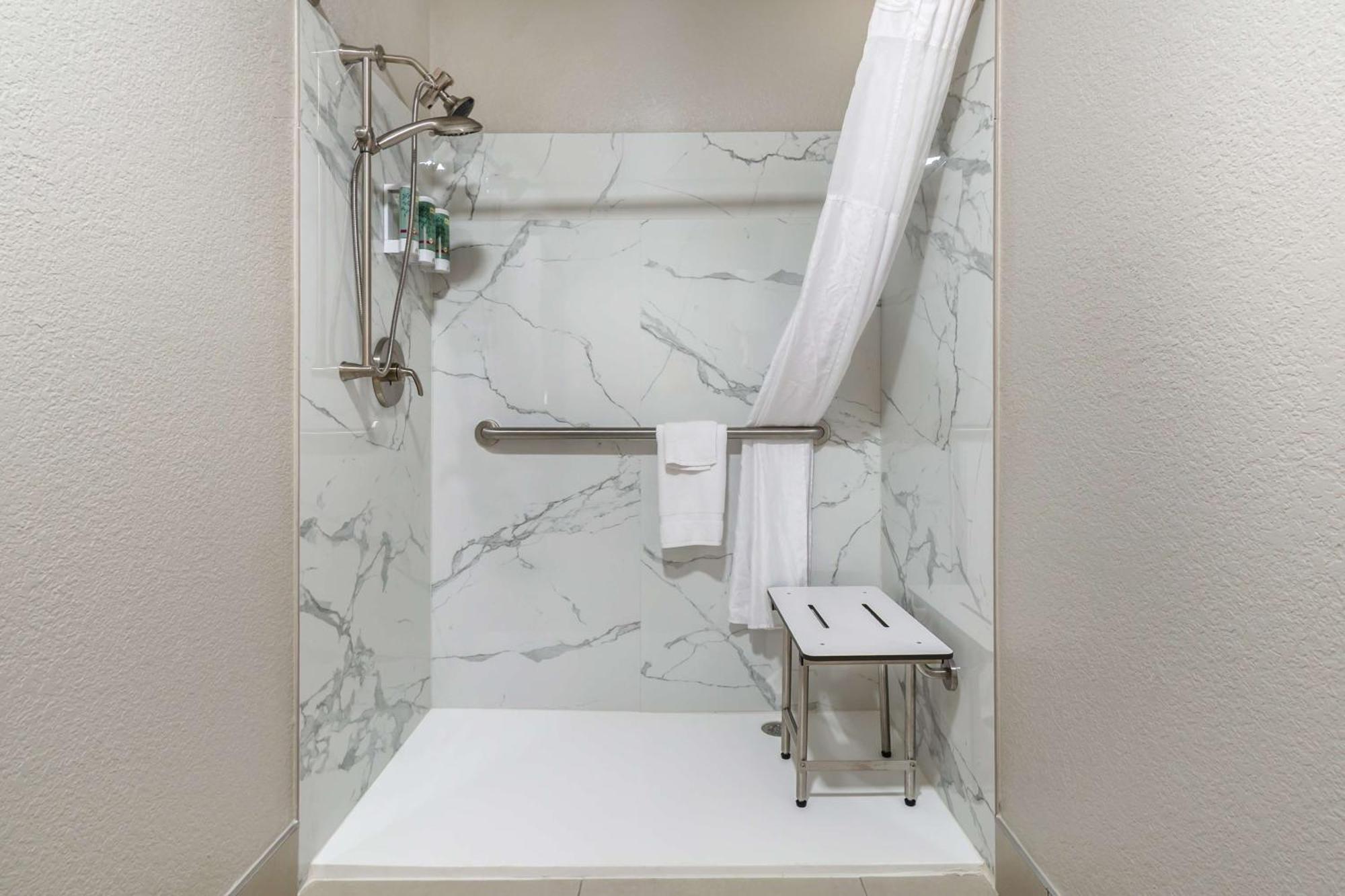 Best Western Wichita North Park City Bagian luar foto