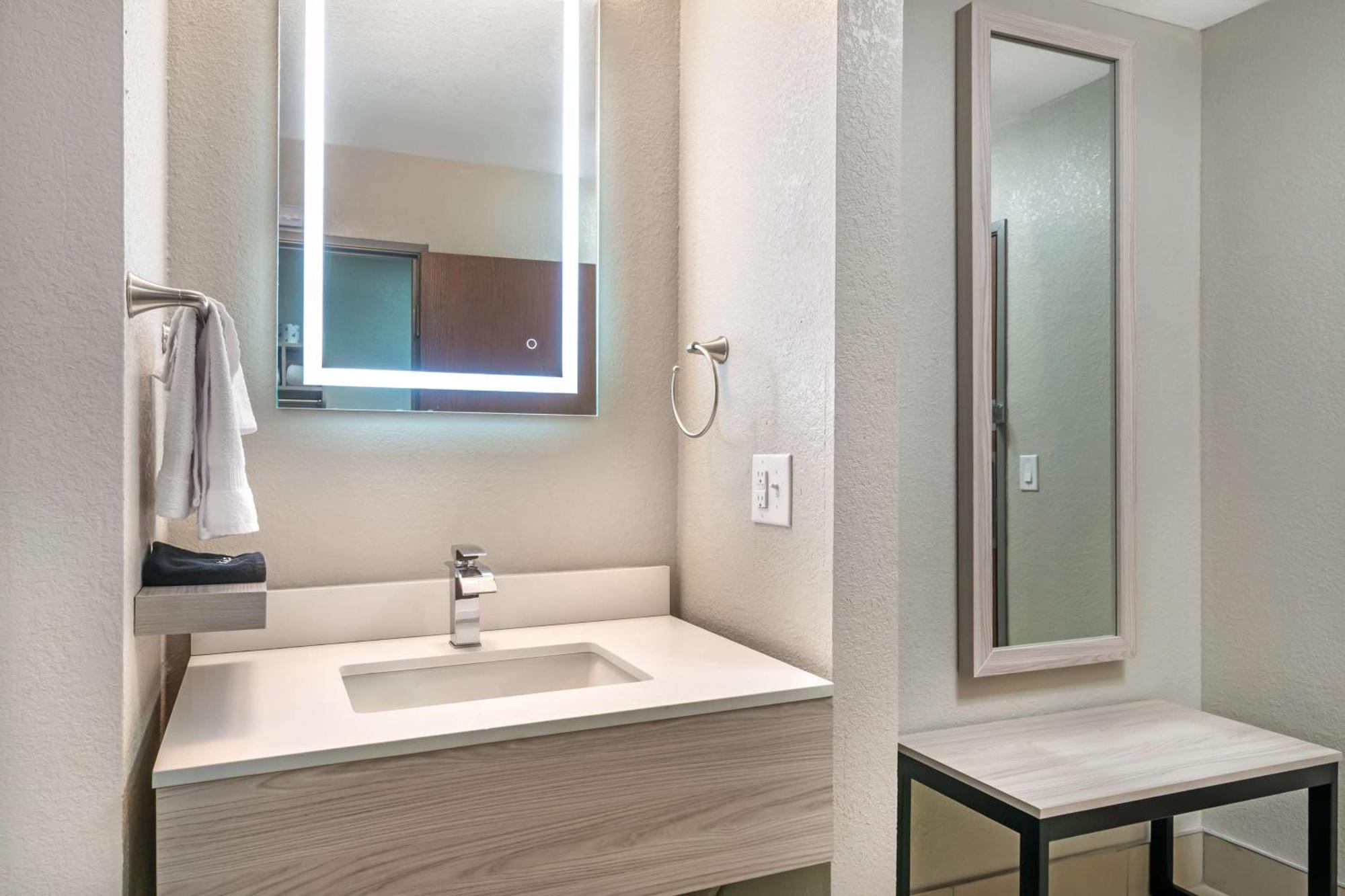 Best Western Wichita North Park City Bagian luar foto